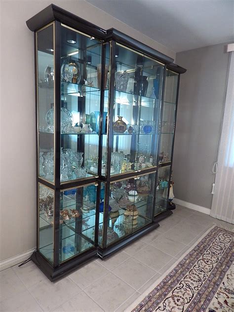 modern display cabinets for collectibles